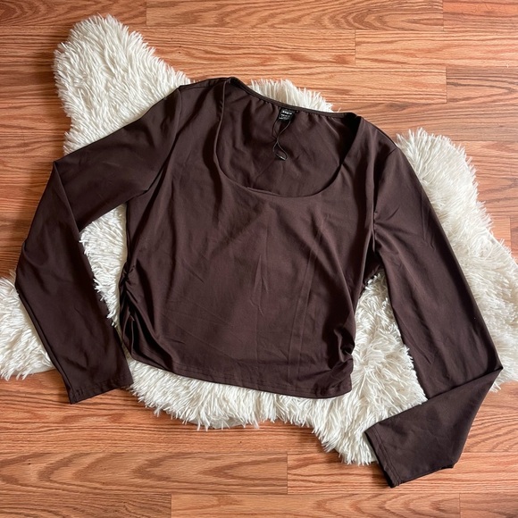 Ruched Long Sleeve Crop Top - Picture 1 of 3